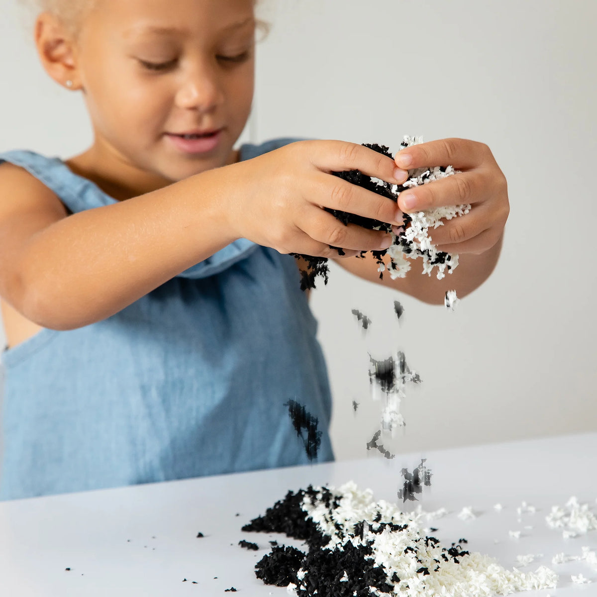 Playfoam Pluffle Twist Black & White, Non-Toxic, Sensory Play H2982
