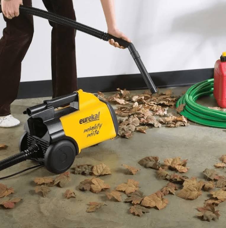 Yellow/Black Canister Vacuum V34090