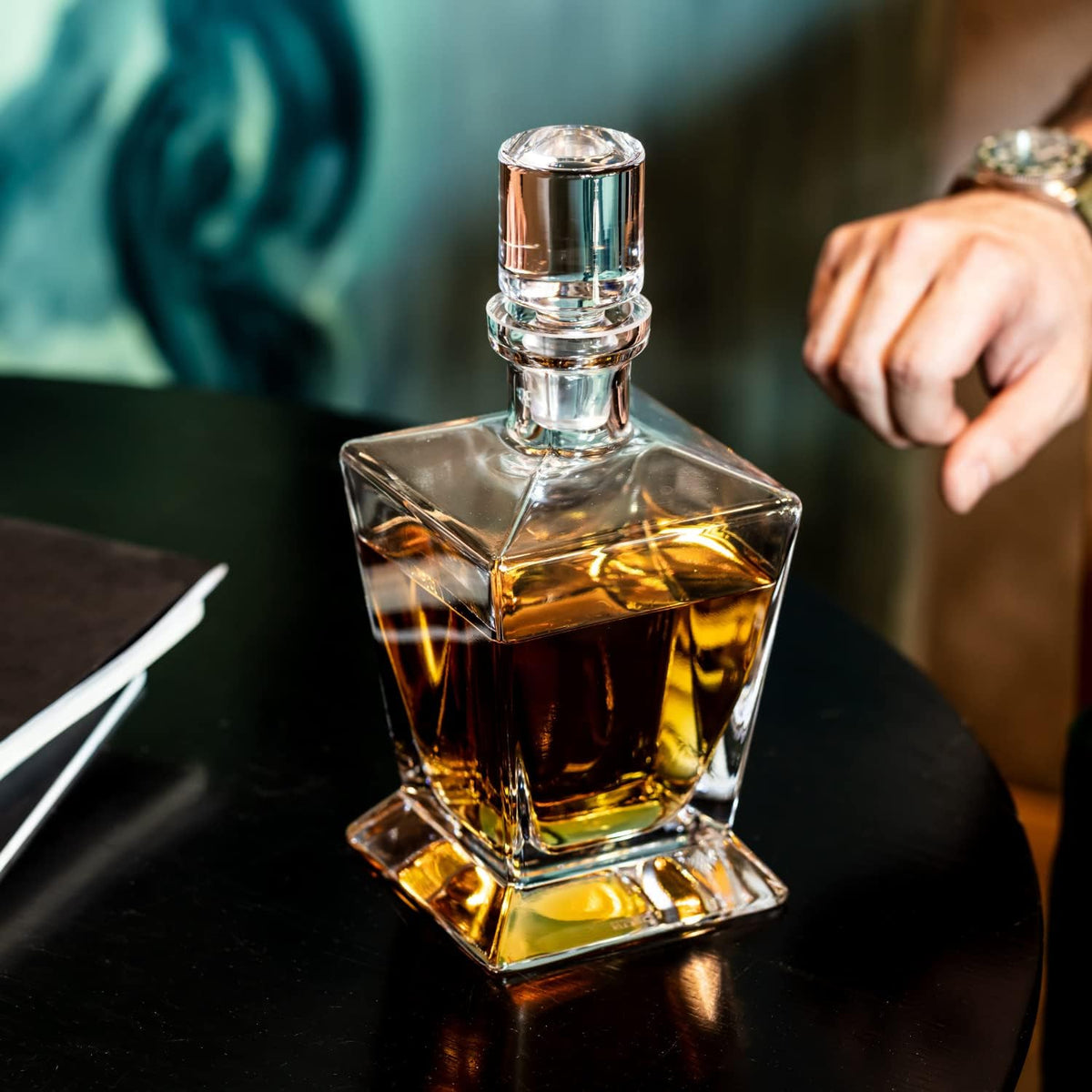 Whiskey Decanter Carafe with Stopper 25.4 oz L643488