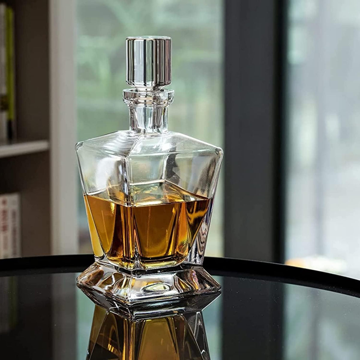 Whiskey Decanter Carafe with Stopper 25.4 oz L643488