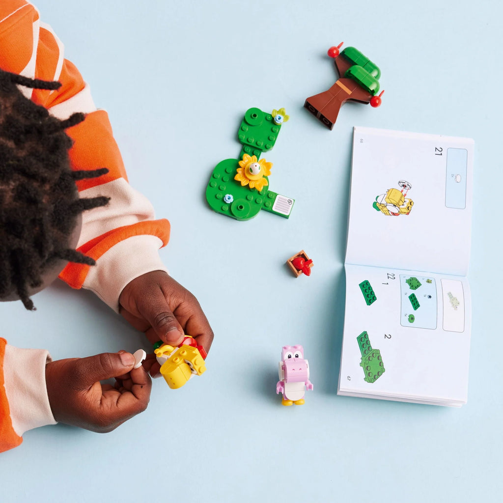 Building Toy Set with 2 Brick-Built Characters Q644