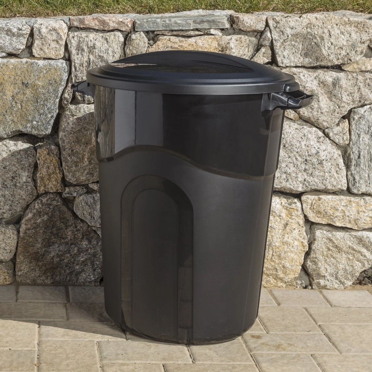 32 Gallon Heavy Duty Plastic Garbage Can with Lid P925456