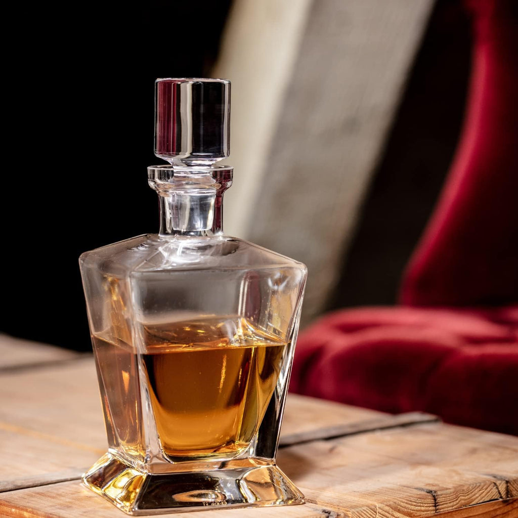 Whiskey Decanter Carafe with Stopper 25.4 oz L643488