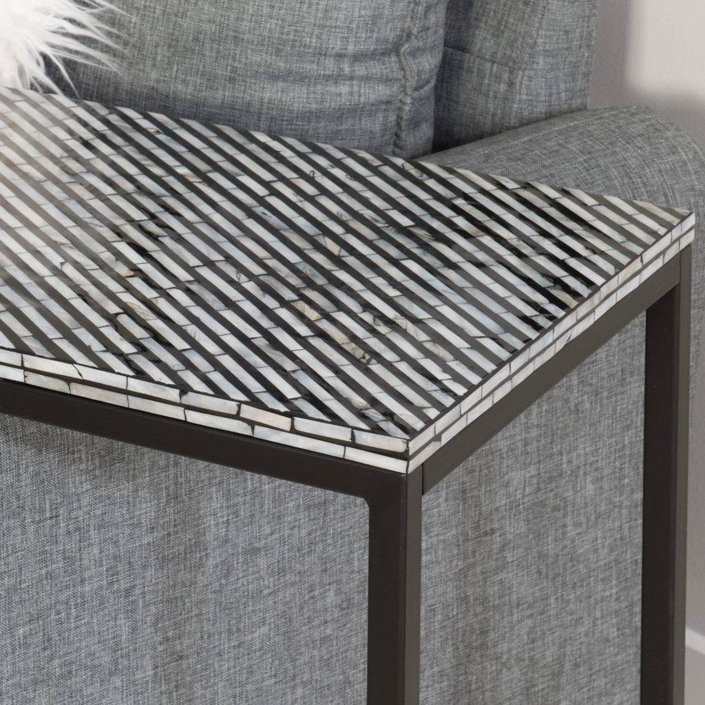 Gold Accent C Table D2186