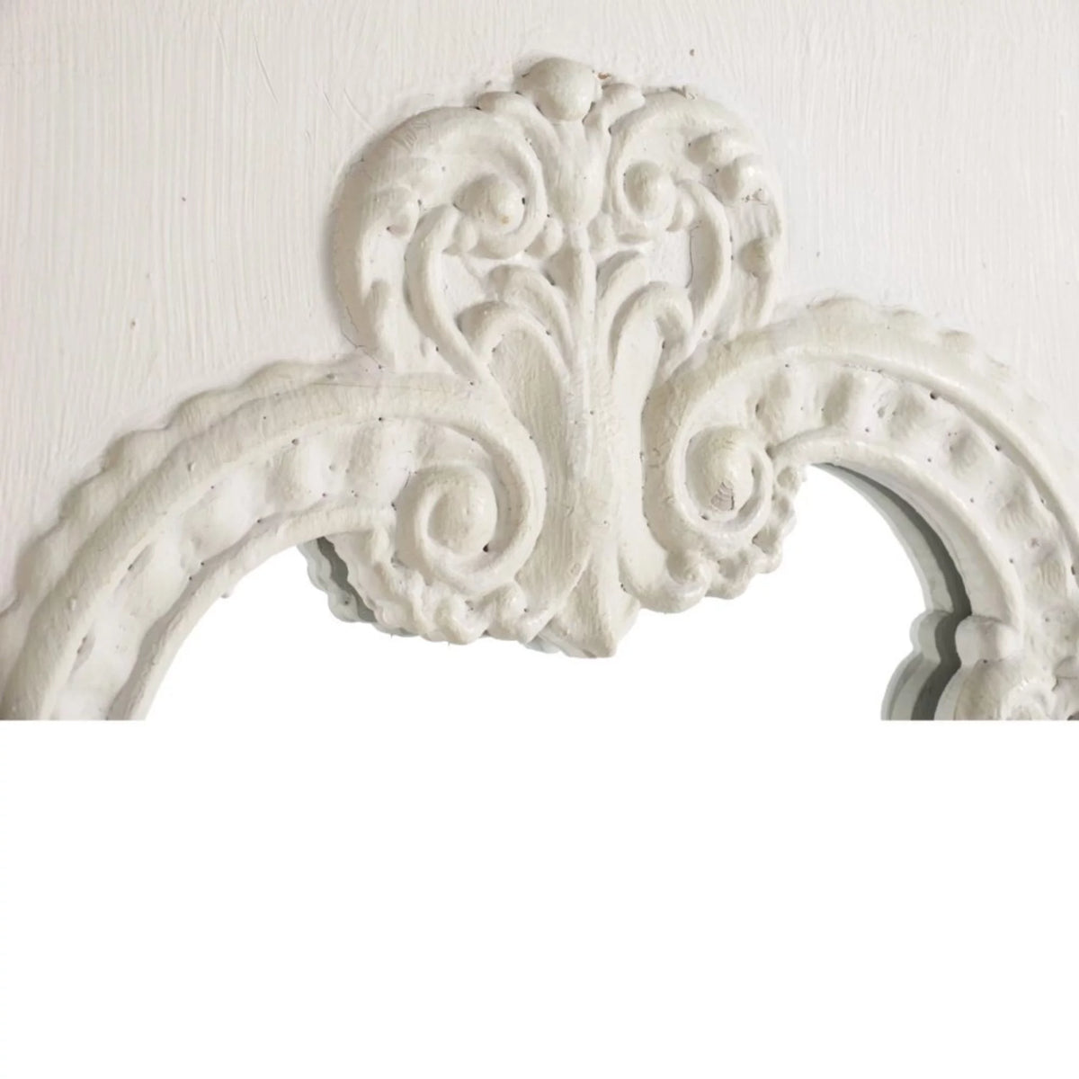White Antique Style Large Rectangular Wall Mirror N268656